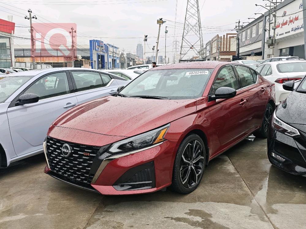 نيسان ألتيما